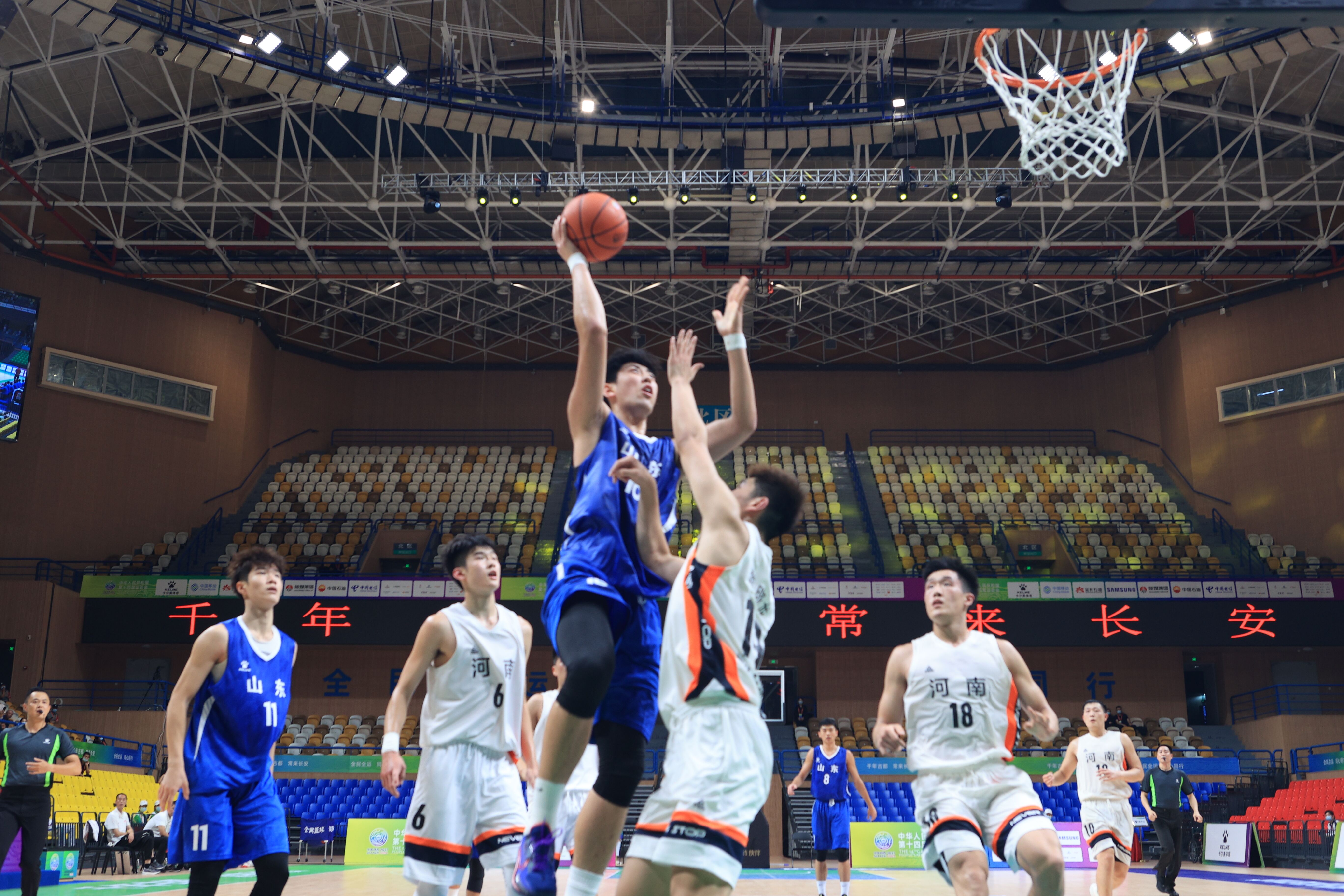 一名参赛者 一名参赛者